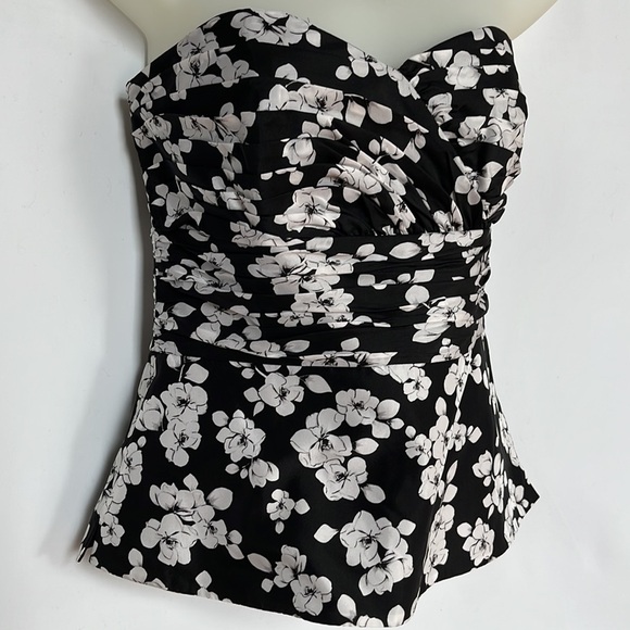 White House Black Market Strapless Silk Corset Top Size 4 - Picture 3 of 10